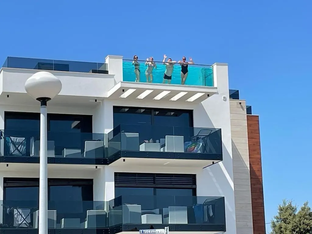 Grandpalazzo With Rooftop Swimming Pool ヴィル 0*,  クロアチア