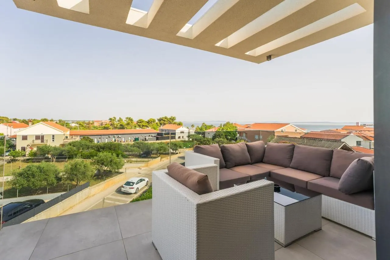 Grandpalazzo With Rooftop Swimming Pool Vir