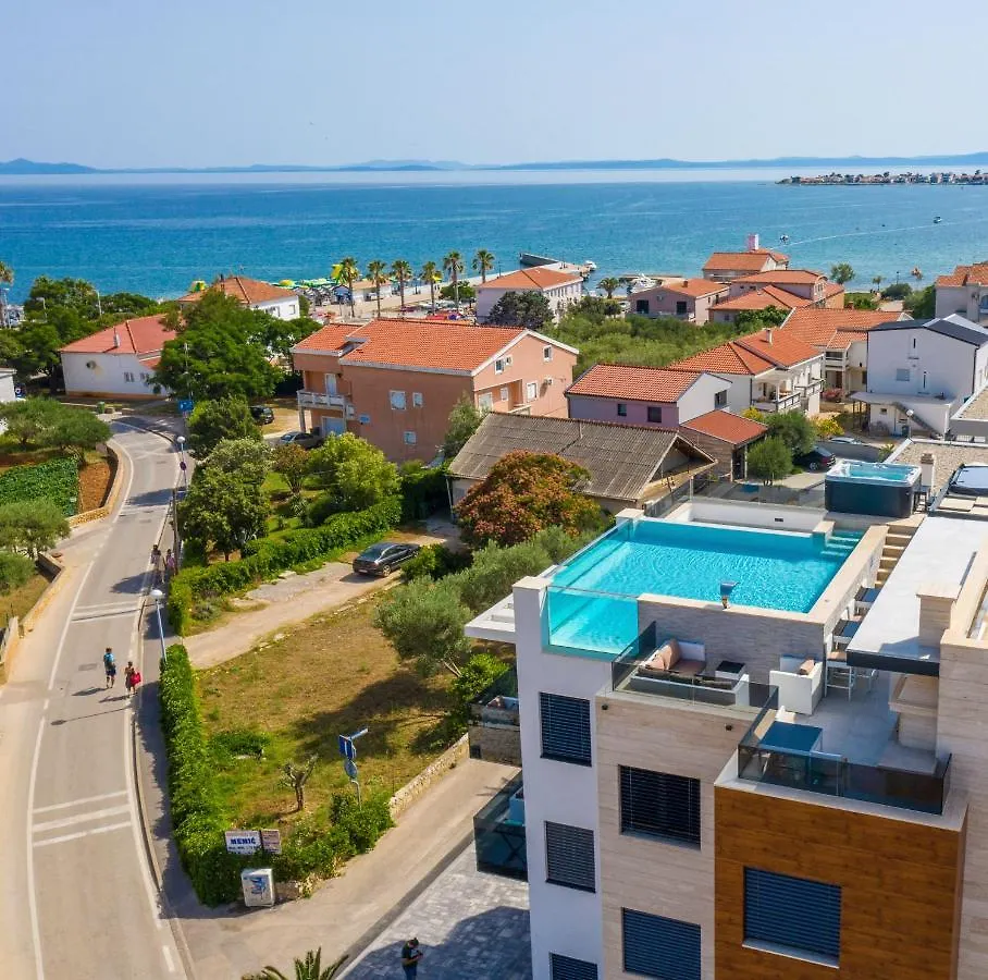 Apartment Grandpalazzo With Rooftop Swimming Pool Vir Croatia
