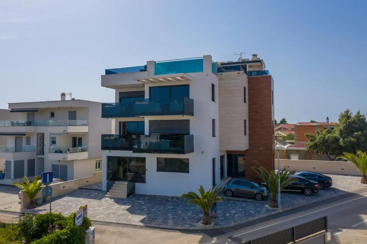 Grandpalazzo Apartments Vir 0*,