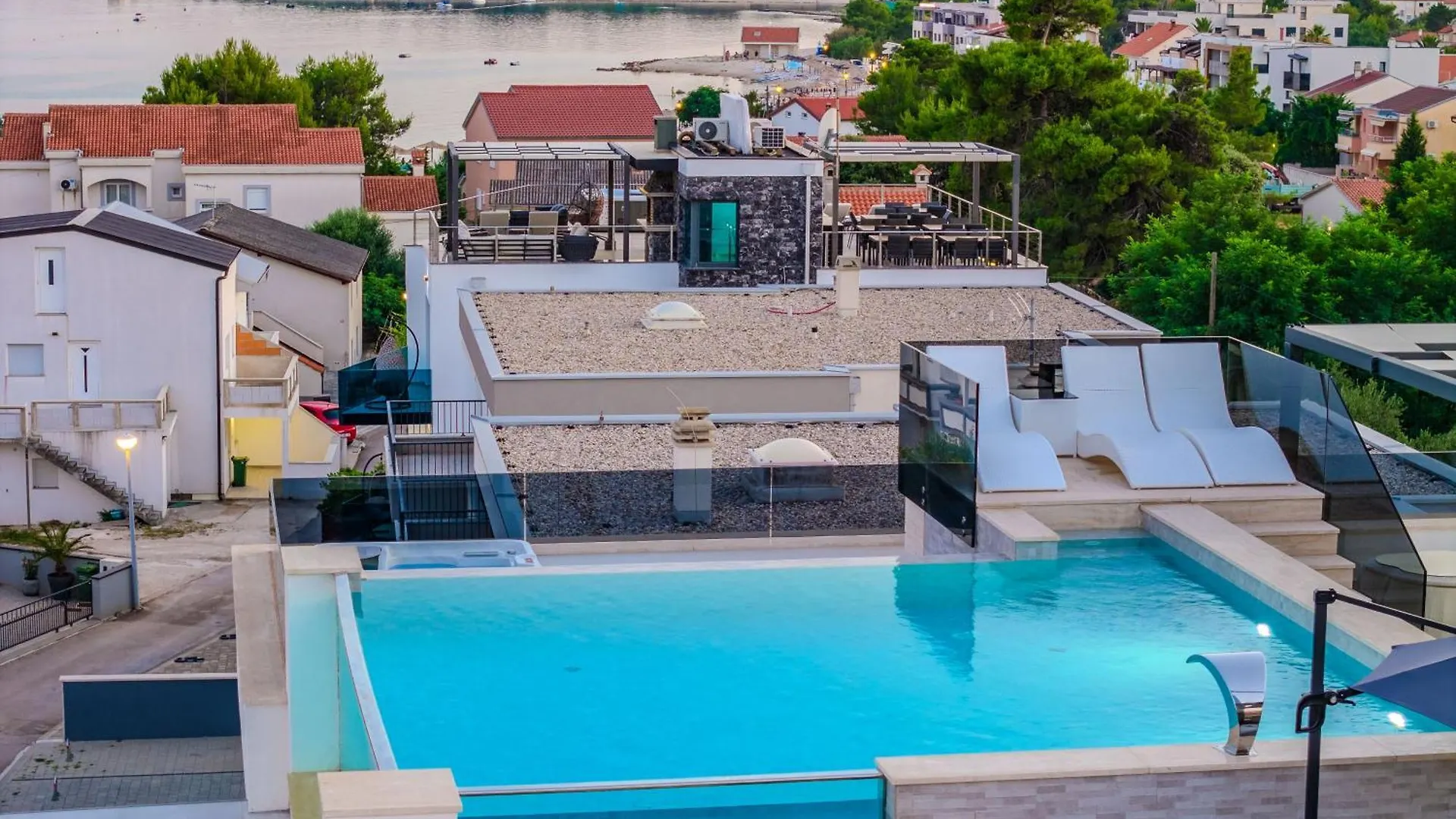 Grandpalazzo With Rooftop Swimming Pool ヴィル 0*,