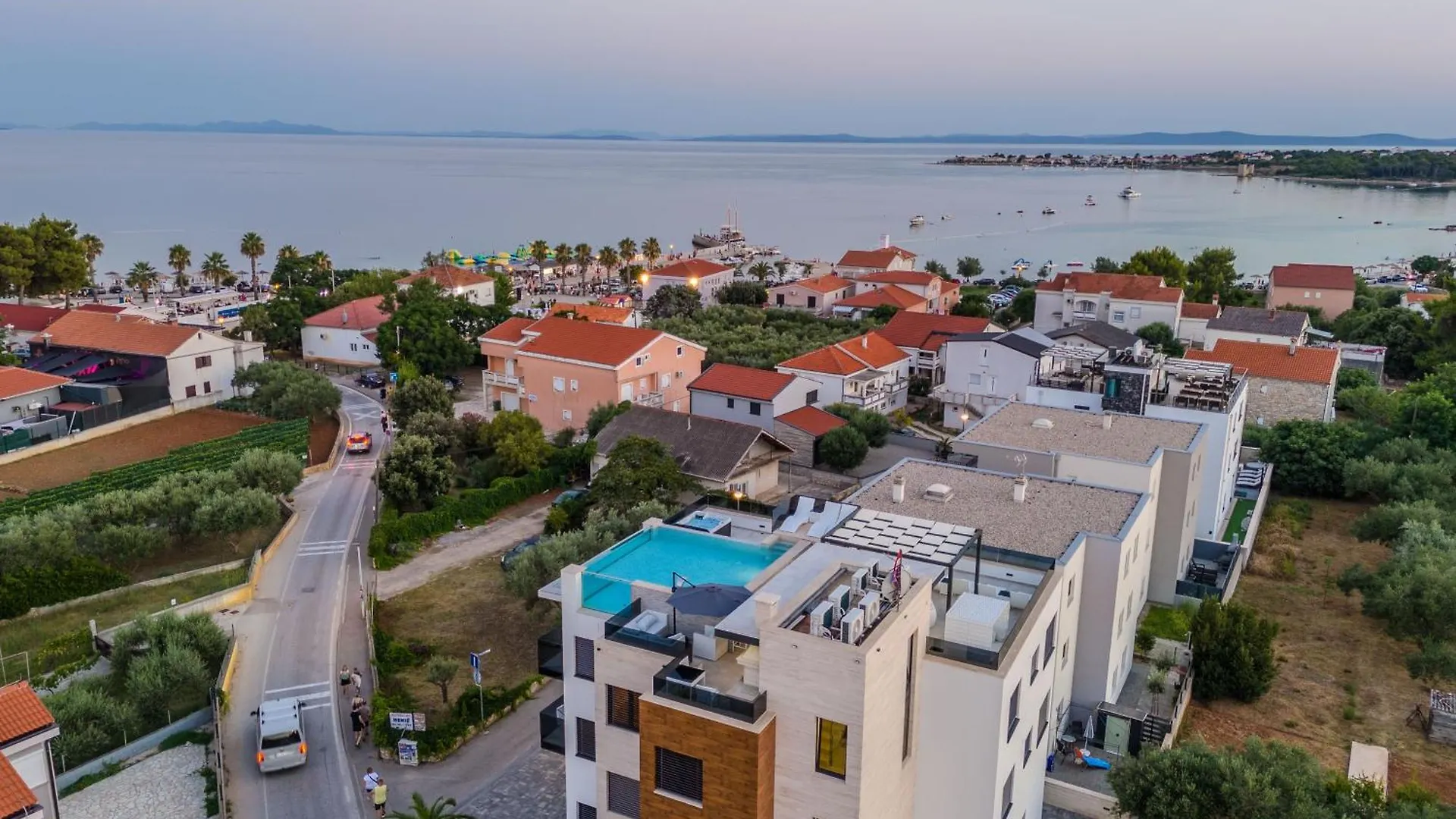 Grandpalazzo Apartments Vir