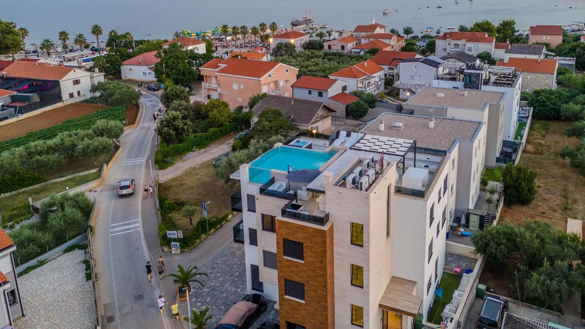 Apartment Grandpalazzo With Rooftop Swimming Pool Vir