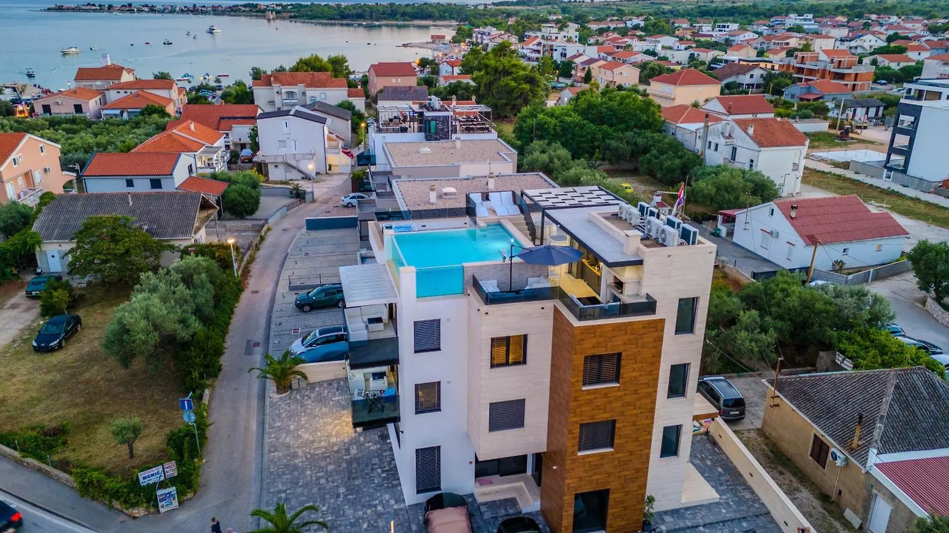 Grandpalazzo With Rooftop Swimming Pool Vir Croatia