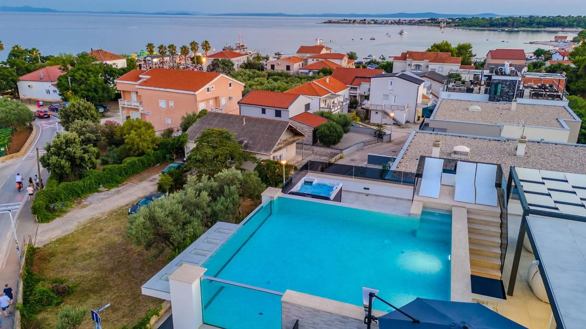 Grandpalazzo Apartments Vir