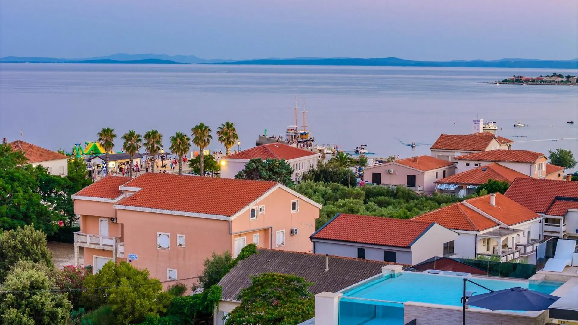 Apartment Grandpalazzo With Rooftop Swimming Pool Vir