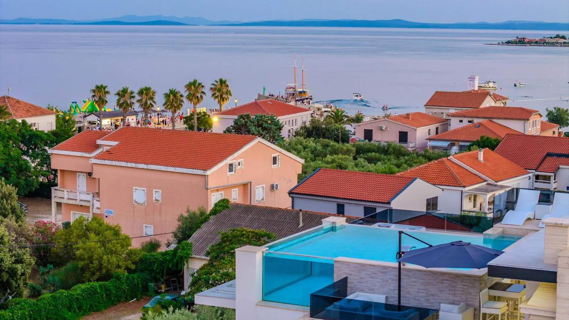Apartment Grandpalazzo With Rooftop Swimming Pool Vir