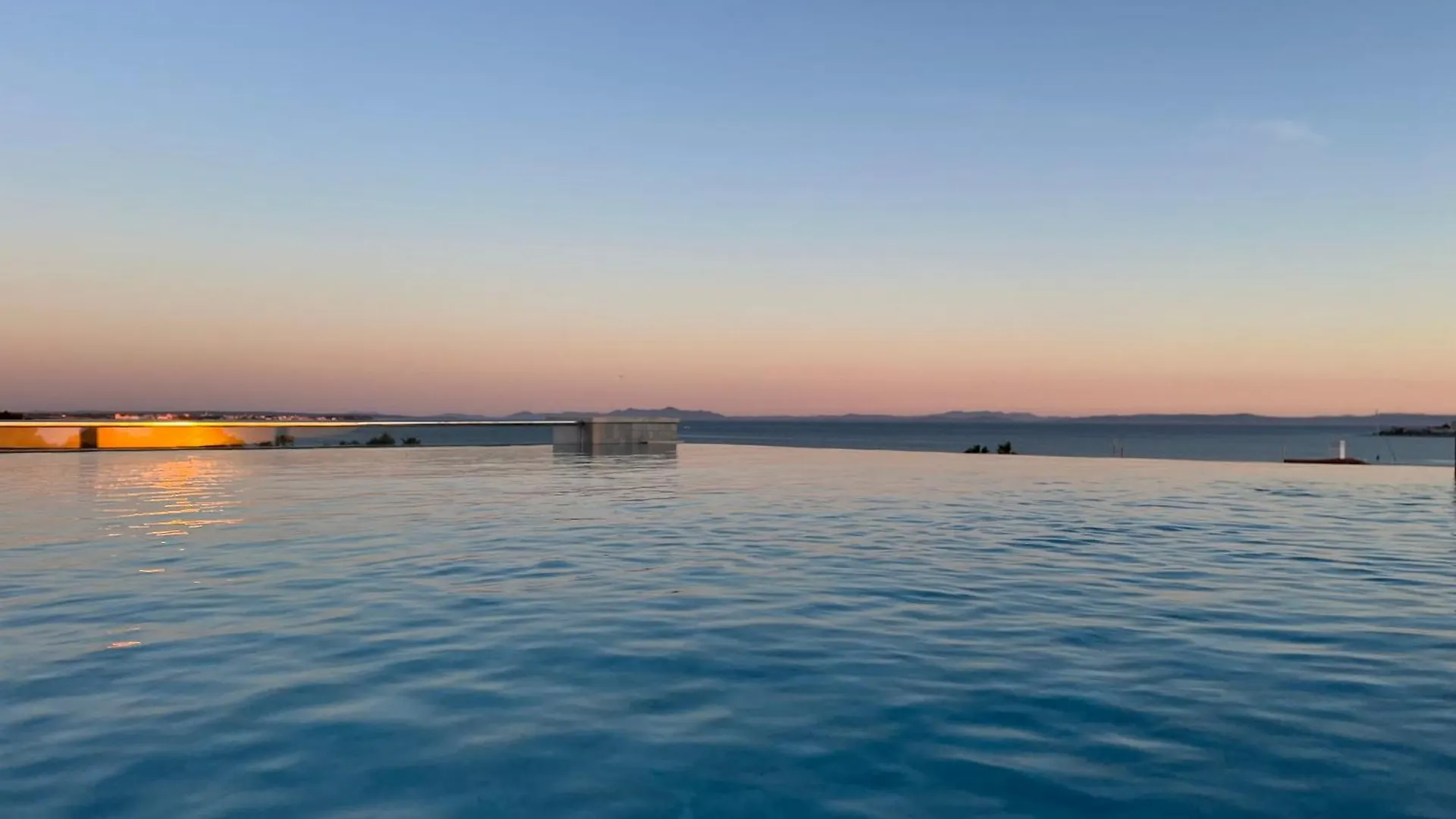 Apartment Grandpalazzo With Rooftop Swimming Pool Vir