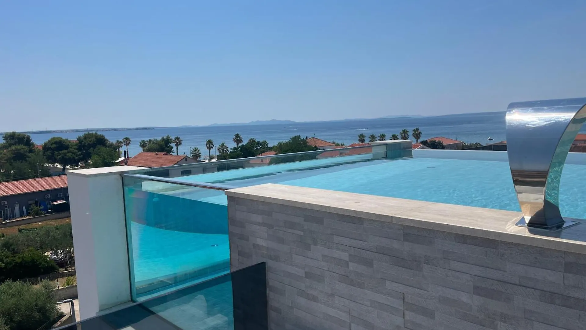 Grandpalazzo With Rooftop Swimming Pool ヴィル
