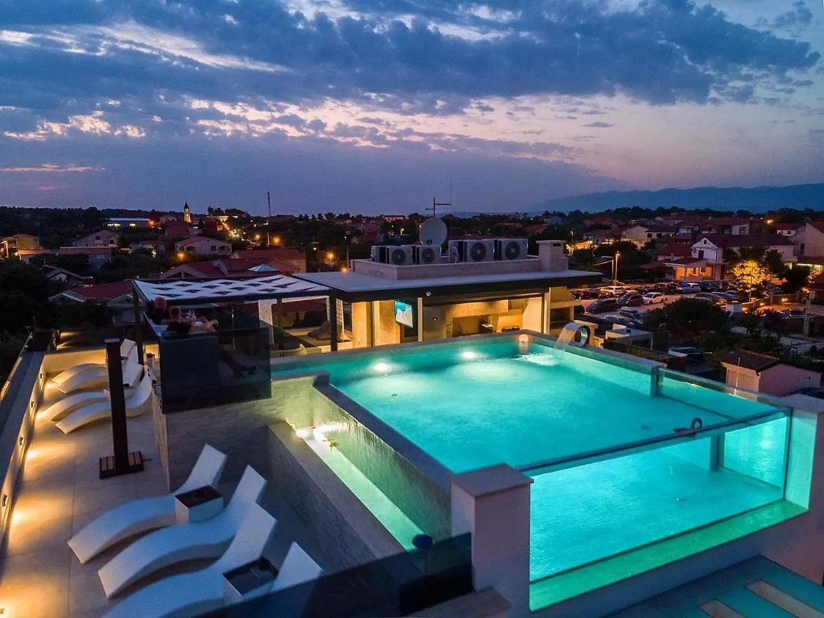 Grandpalazzo Apartments Vir