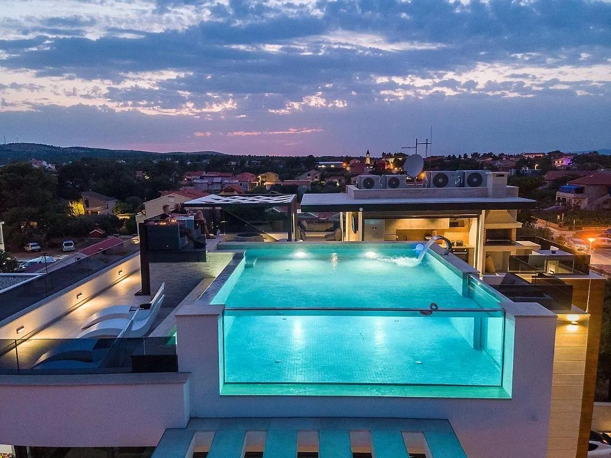 Grandpalazzo Apartments Vir 0*,